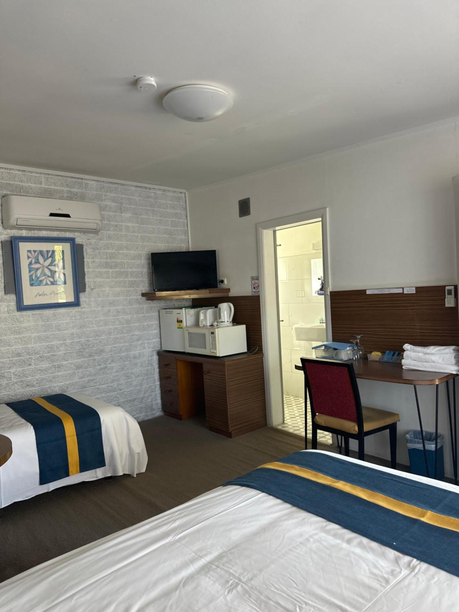 The Shamrock Hotel Balranald Εξωτερικό φωτογραφία