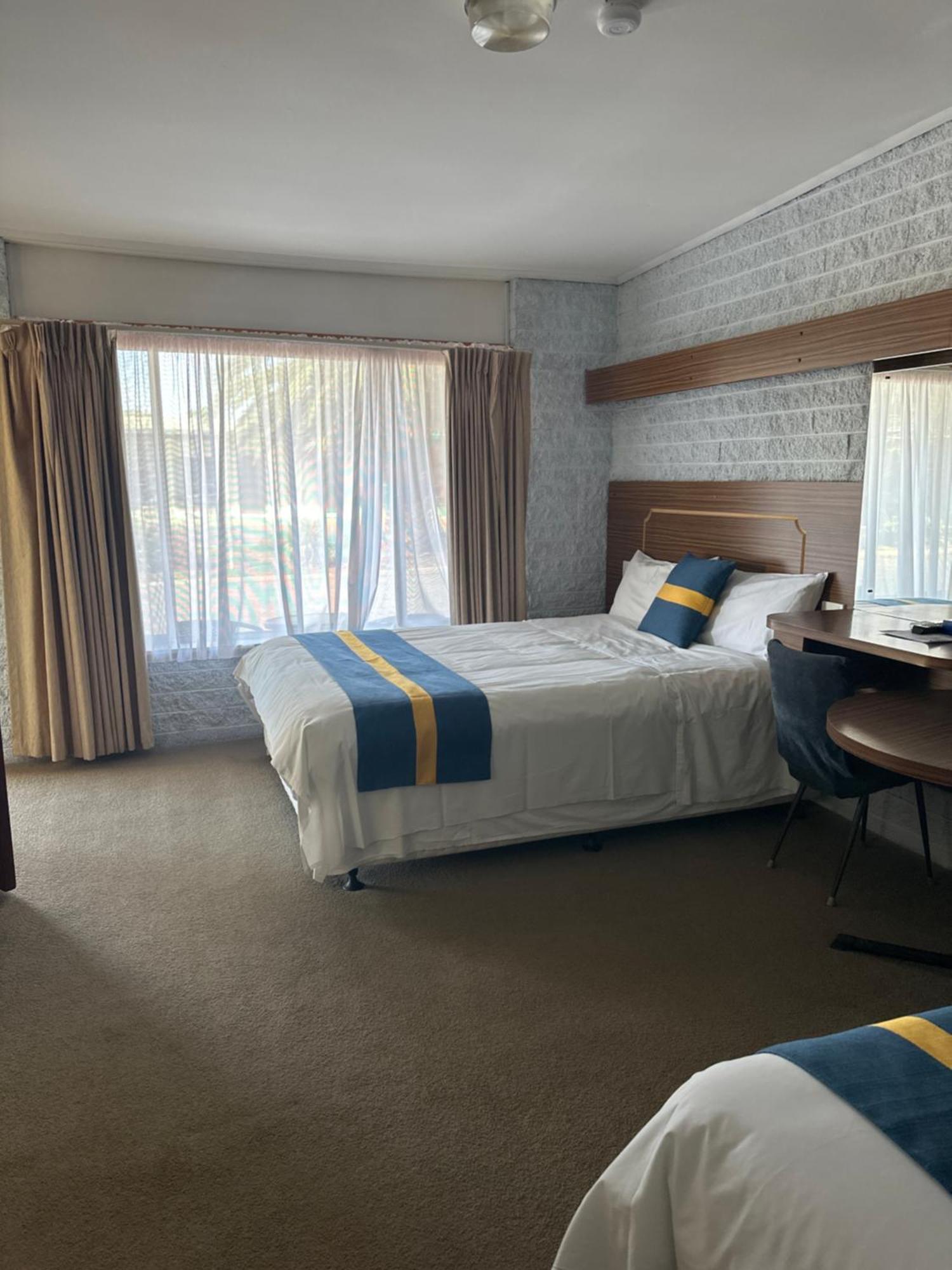 The Shamrock Hotel Balranald Εξωτερικό φωτογραφία