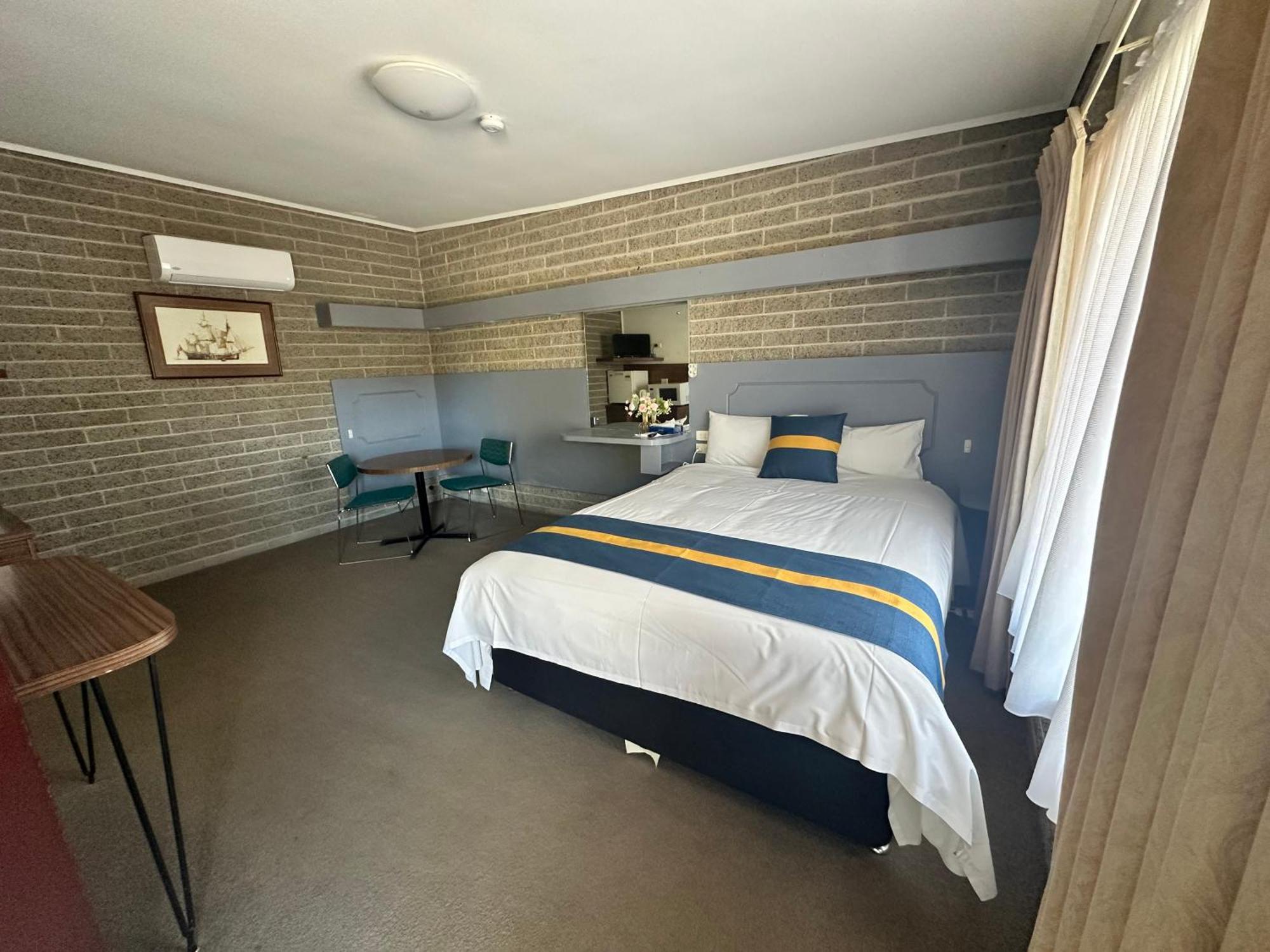 The Shamrock Hotel Balranald Εξωτερικό φωτογραφία
