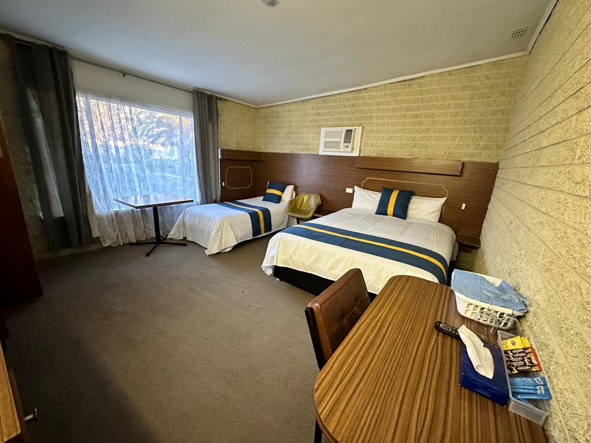 The Shamrock Hotel Balranald Εξωτερικό φωτογραφία